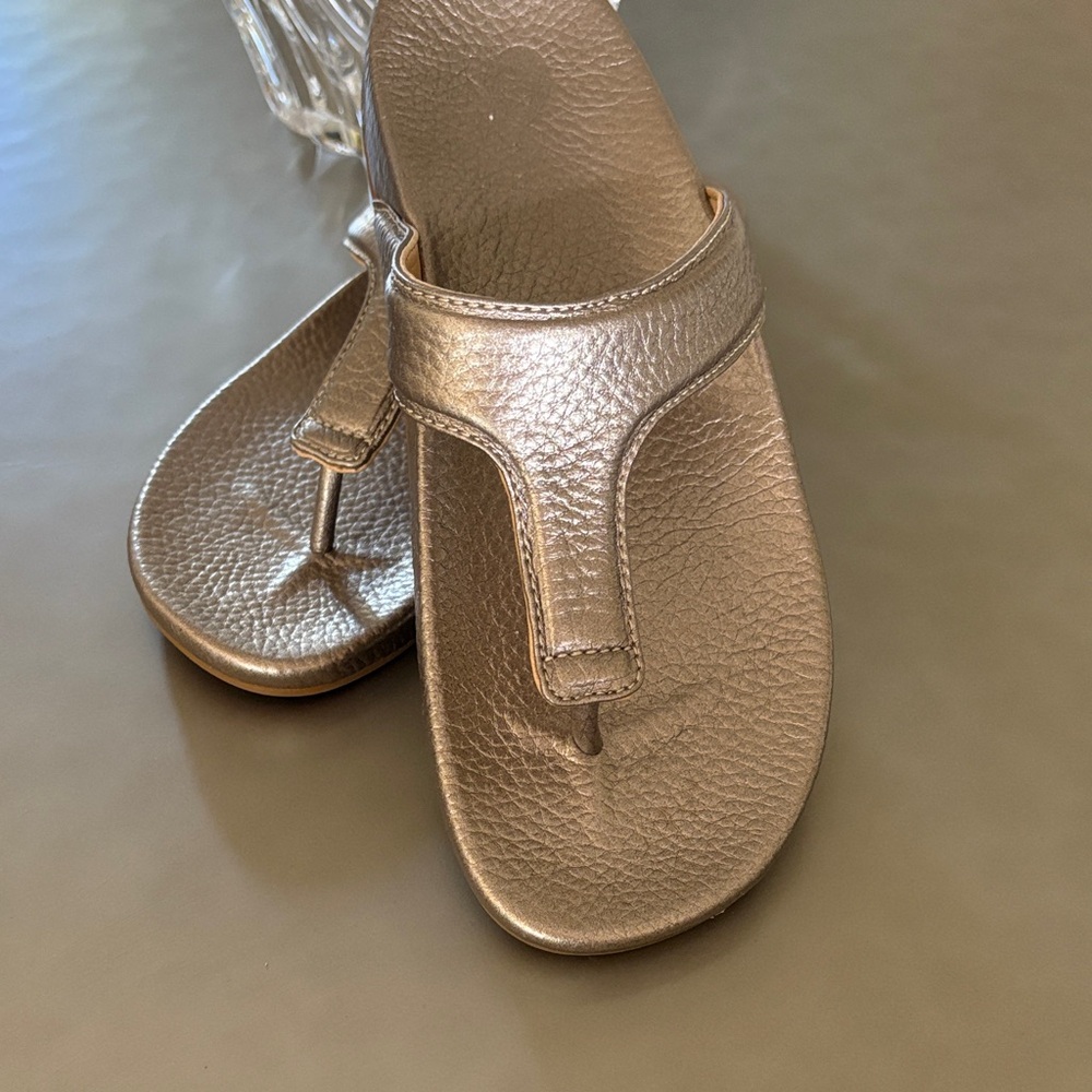 OluKai Silver Sandals EUC